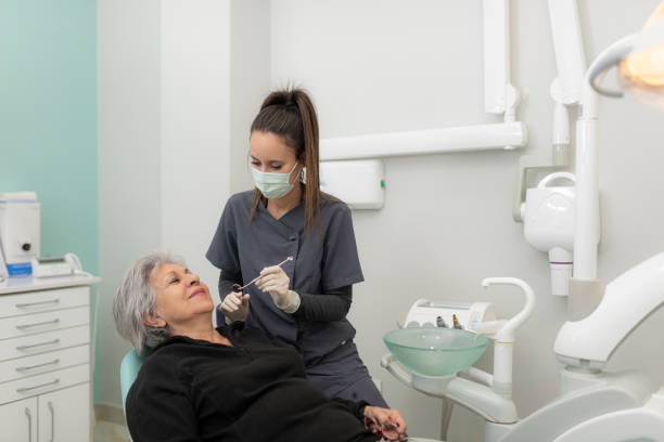 Best Weekend Emergency Dental Services in Knollwood, IL